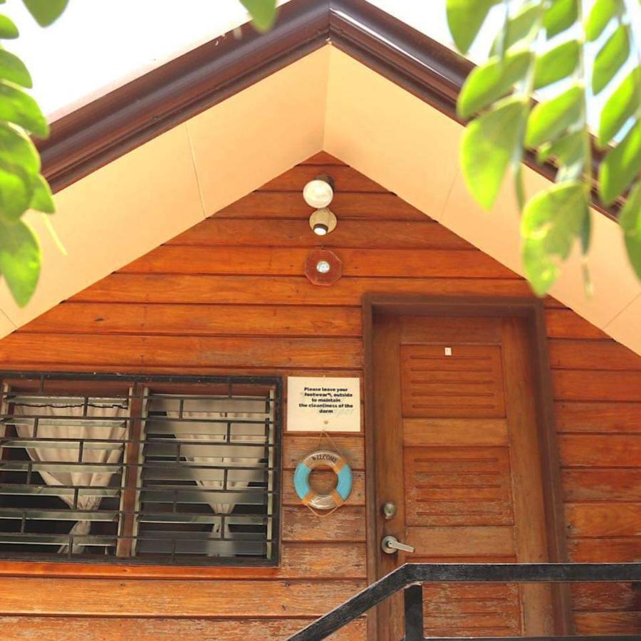 Happy Camper Hostel Coron Exterior photo